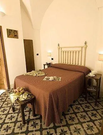 Palazzo D'erchia 3*